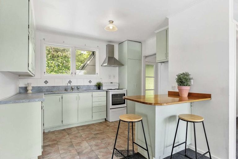 Photo of property in 38 D'oyly Drive, Stanmore Bay, Whangaparaoa, 0932