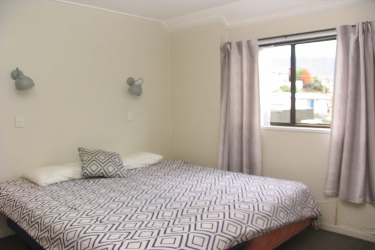 Photo of property in 1/42 Hallenstein Street, Queenstown, 9300