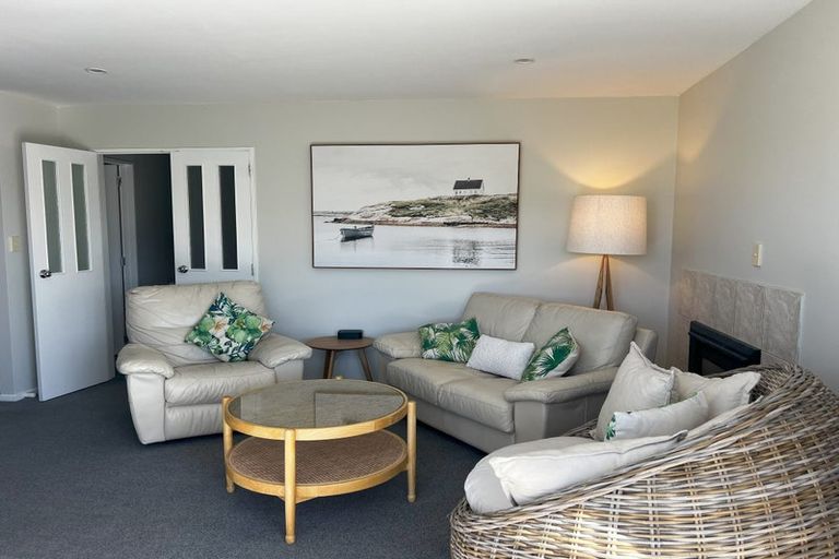 Photo of property in 13 Ellangowan Road, Waiake, Auckland, 0630