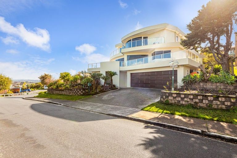 Photo of property in 9 Brigantine Drive, Beach Haven, Auckland, 0626