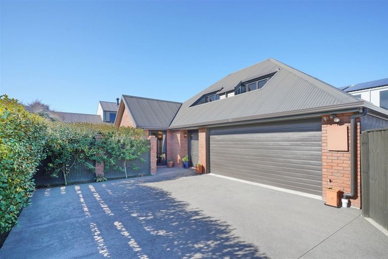 Photo of property in 2/112 Memorial Avenue, Burnside, Christchurch, 8053