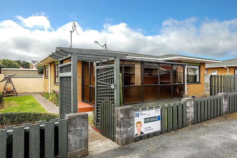 Photo of property in 6 Holsworthy Road, Lower Vogeltown, New Plymouth, 4310