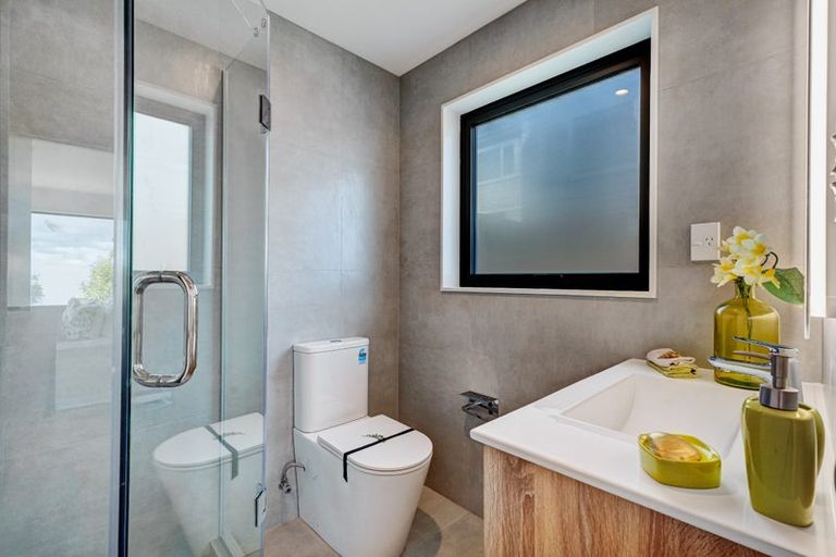 Photo of property in 1/20 William Souter Street, Forrest Hill, Auckland, 0620