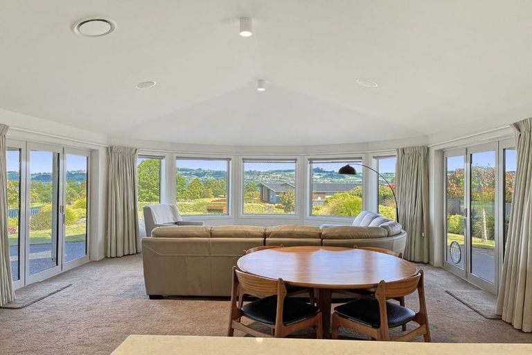 Photo of property in 5 Pukenamu Road, Rainbow Point, Taupo, 3330