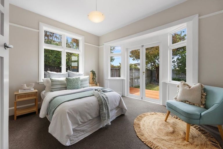 Photo of property in 1/166 Main Road, Redcliffs, Christchurch, 8081