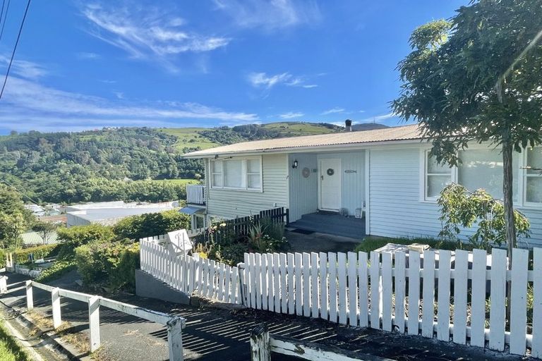 Photo of property in 17 Dalmeny Street, North East Valley, Dunedin, 9010