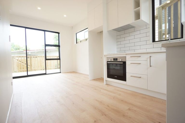 Photo of property in 3/22 Takapu Street, Henderson, Auckland, 0612