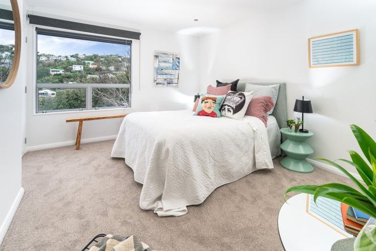 Photo of property in 21 Kopiko Way, Brooklyn, Wellington, 6021