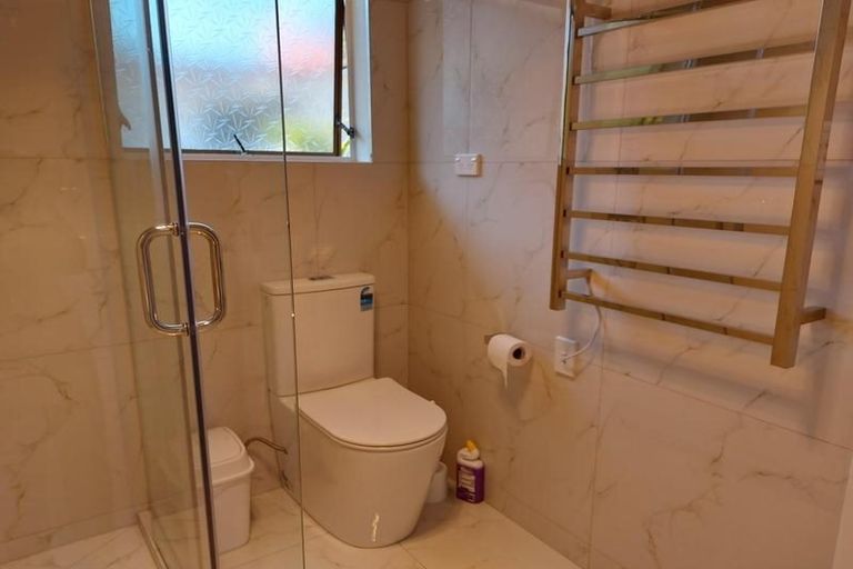 Photo of property in 34 Preston Avenue, Henderson, Auckland, 0610