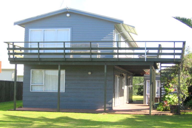 Photo of property in 127 Pipi Road, Whangamata, 3620