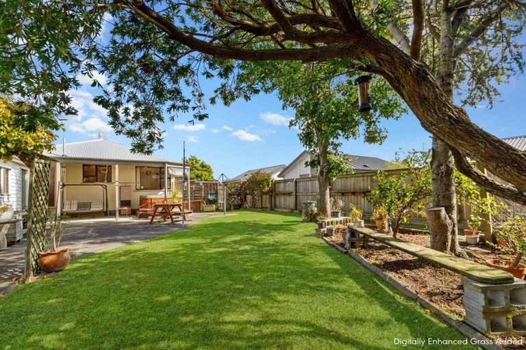 Photo of property in 41 Clyde Crescent, Roslyn, Palmerston North, 4414