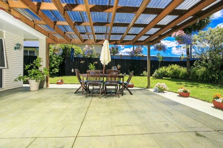 Photo of property in 17 Te Wharau Drive, Greenhithe, Auckland, 0632