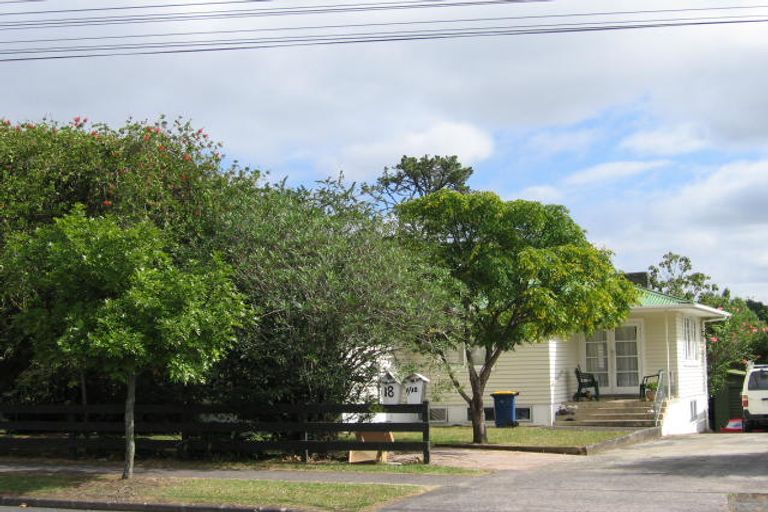 Photo of property in 18 Sabulite Road, Kelston, Auckland, 0602