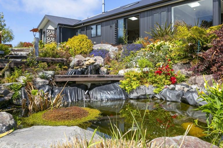 Photo of property in 130 Highland Drive, Acacia Bay, Taupo, 3385