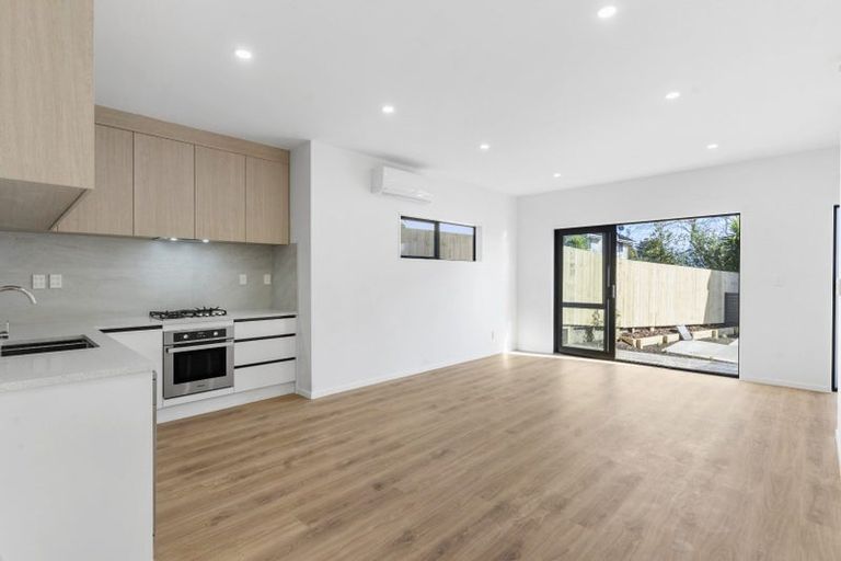 Photo of property in 8b Tahinga Street, Northcote, Auckland, 0627