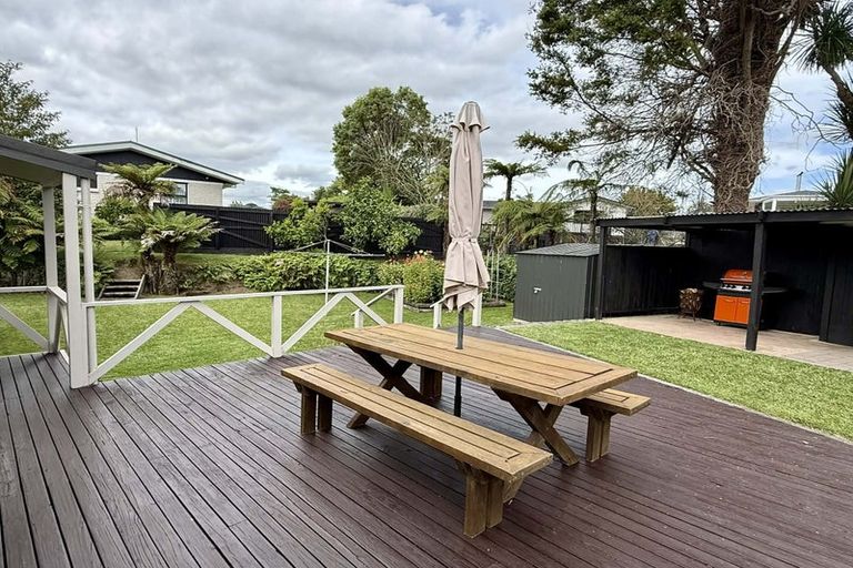 Photo of property in 10 Campbell Place, Pukehangi, Rotorua, 3015