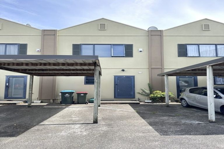 Photo of property in 5q Dryden Place, Mount Wellington, Auckland, 1051