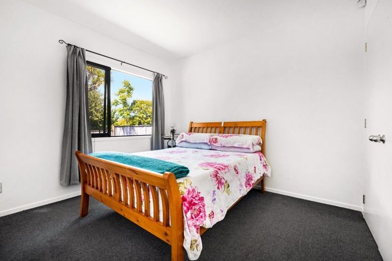 Photo of property in 2/19 Howe Street, Howick, Auckland, 2014