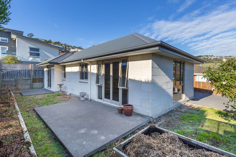 Photo of property in 110 Centaurus Road, Huntsbury, Christchurch, 8022