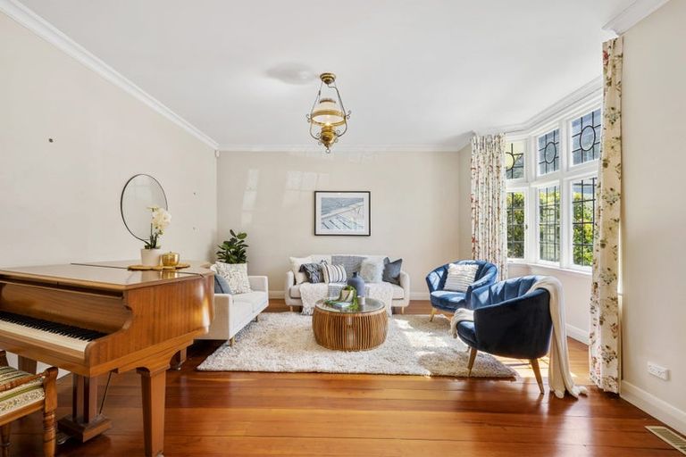 Photo of property in 18 Burnell Avenue, Thorndon, Wellington, 6011