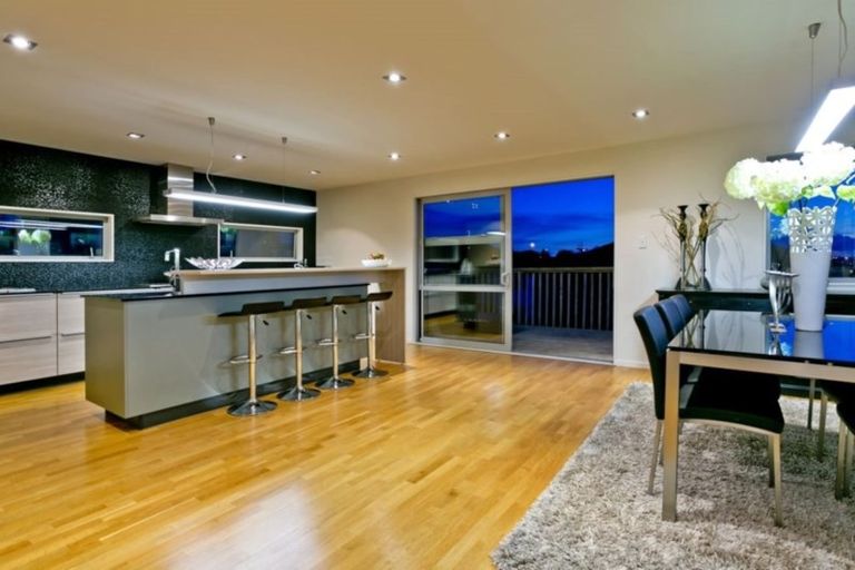 Photo of property in 5 Kilear Close, Pinehill, Auckland, 0632