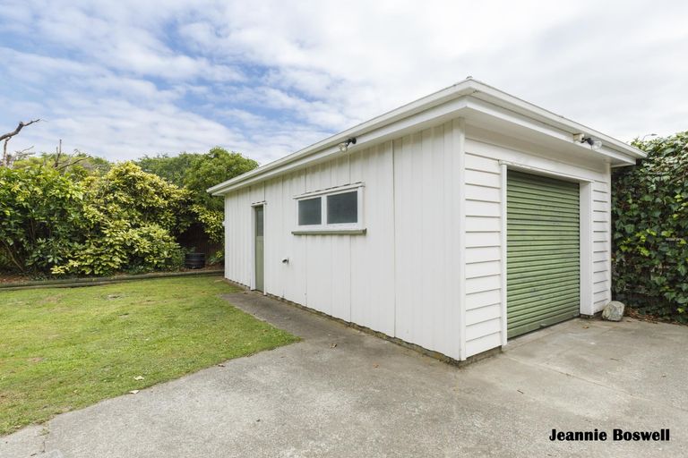 Photo of property in 43 Elmira Avenue, Hokowhitu, Palmerston North, 4410