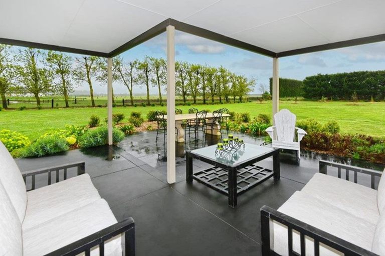 Photo of property in 20 Whitcombe Place, Darfield, 7571