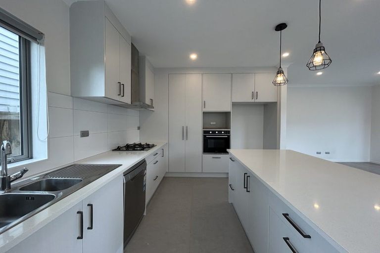 Photo of property in 3 Silvereye Road, Hobsonville, Auckland, 0616