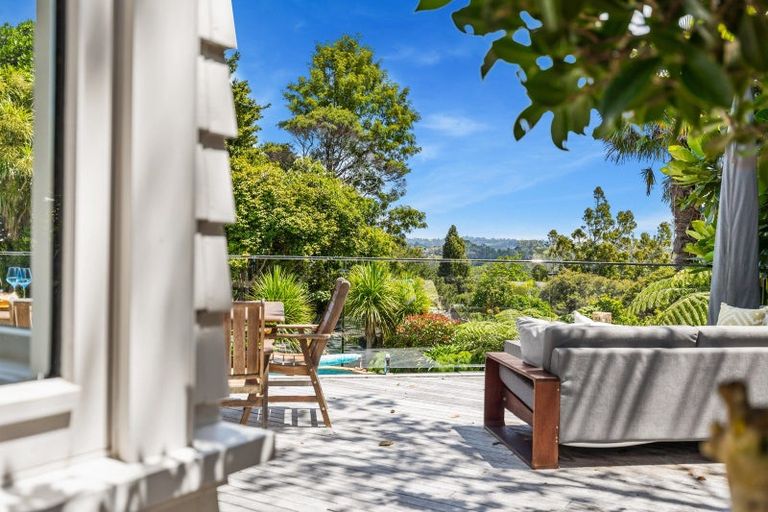 Photo of property in 10 Emily Lane, Greenhithe, Auckland, 0632