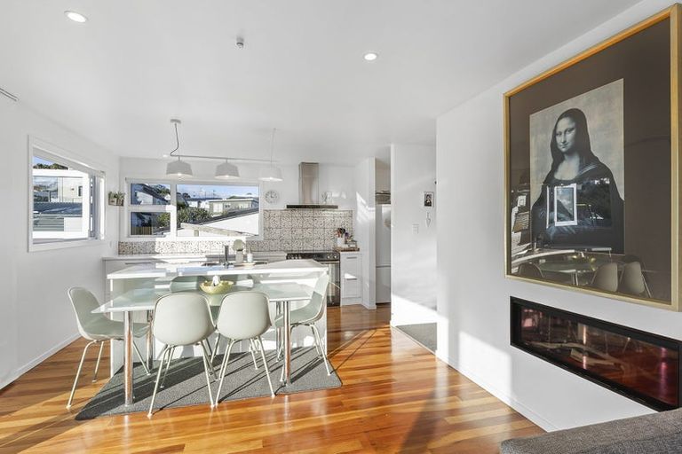 Photo of property in 3 Terrace Road, Titahi Bay, Porirua, 5022