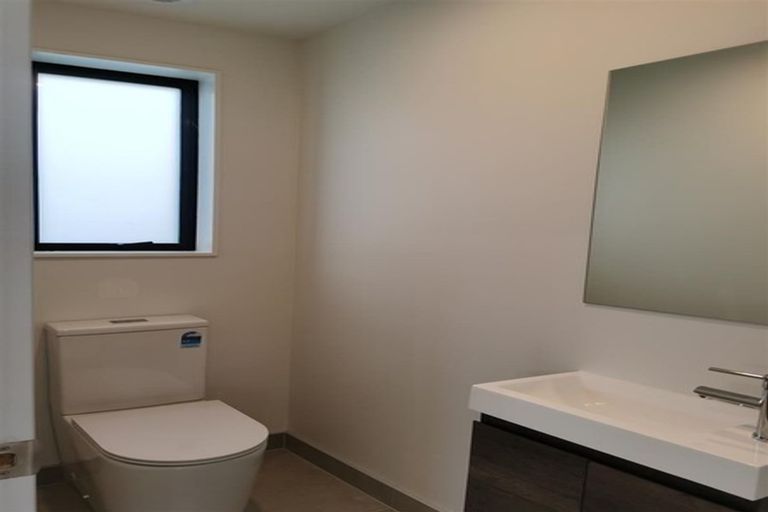 Photo of property in 10 Crestview Rise, Papakura, 2110