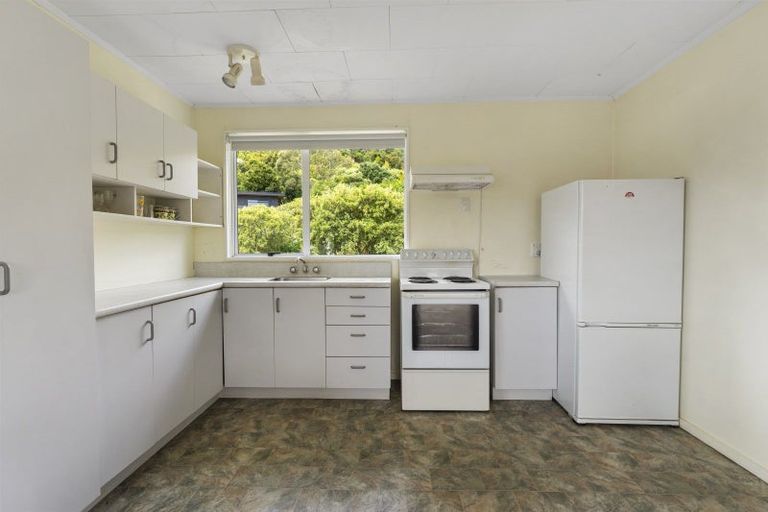 Photo of property in 12 Moana View Road, Waikawa, Picton, 7220