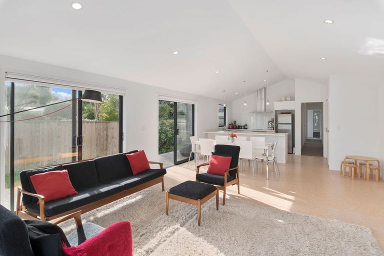 Photo of property in 10 Harbour View Road, Point Wells, Warkworth, 0986