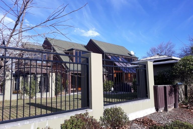 Photo of property in 4 Regalwood Close, Parklands, Christchurch, 8083