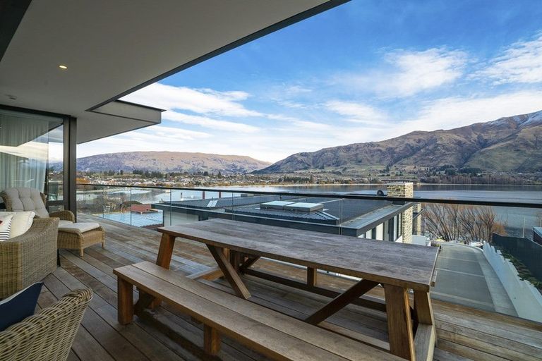 Photo of property in 12 Bay Rise, Wanaka, 9305