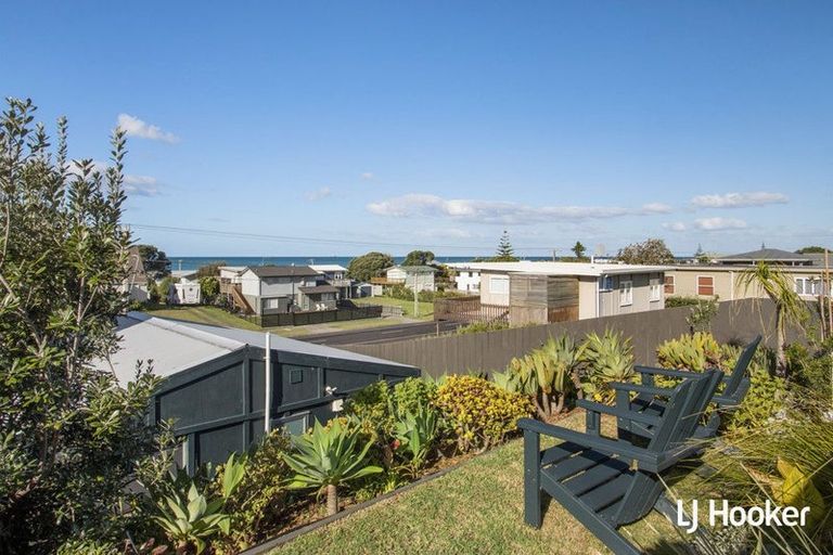 Photo of property in 246 Seaforth Road, Waihi Beach, 3611