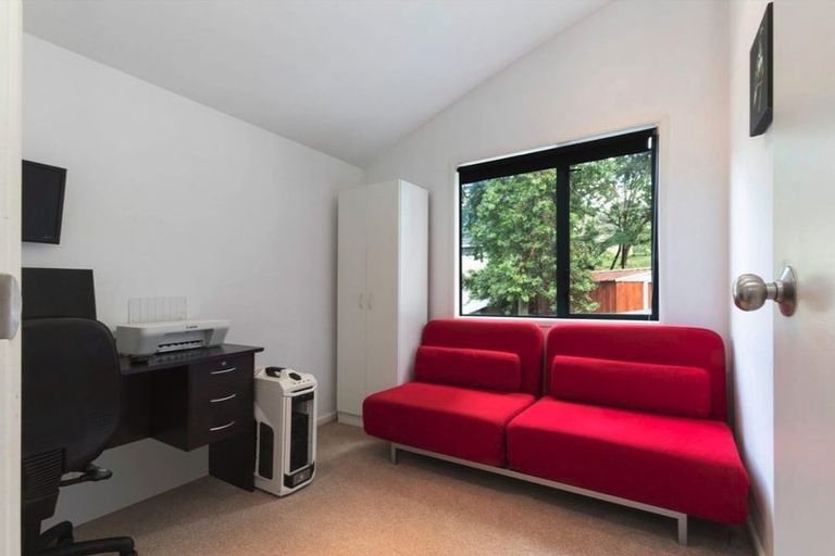 Photo of property in 220 Woodlands Park Road, Titirangi, Auckland, 0604