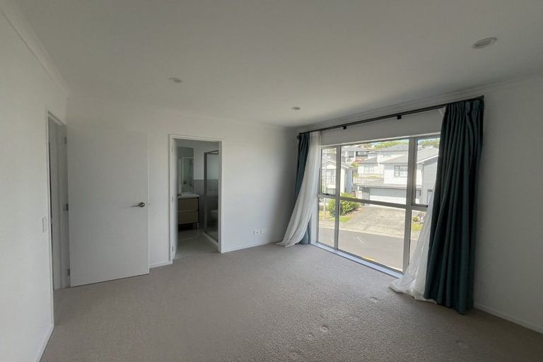 Photo of property in 3 Arthur Rolfe Lane, Swanson, Auckland, 0614