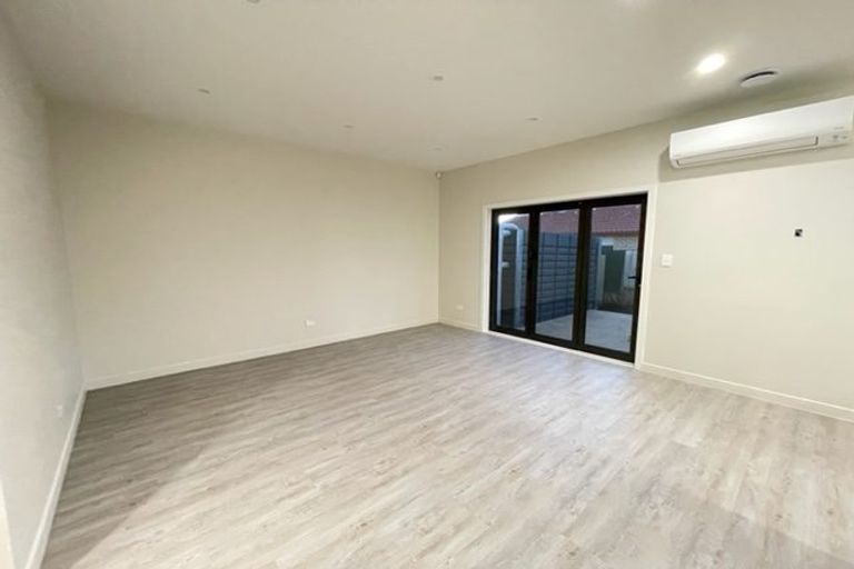 Photo of property in 128b Hutchinsons Road, Bucklands Beach, Auckland, 2014