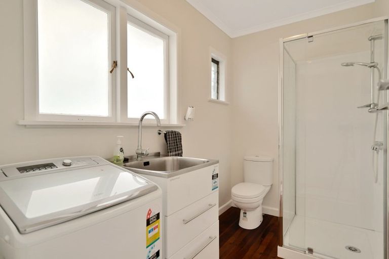 Photo of property in 78 Matipo Road, Te Atatu Peninsula, Auckland, 0610