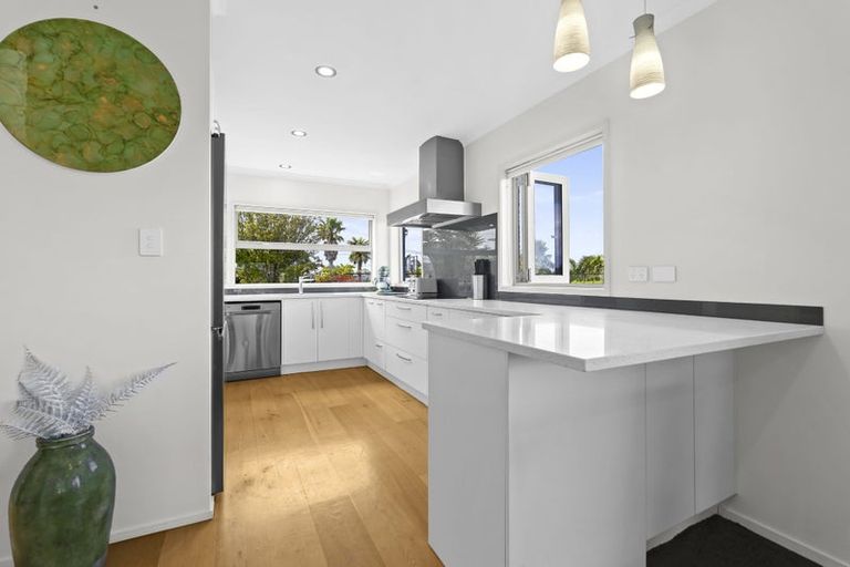 Photo of property in 126 Maire Road, Orewa, 0931