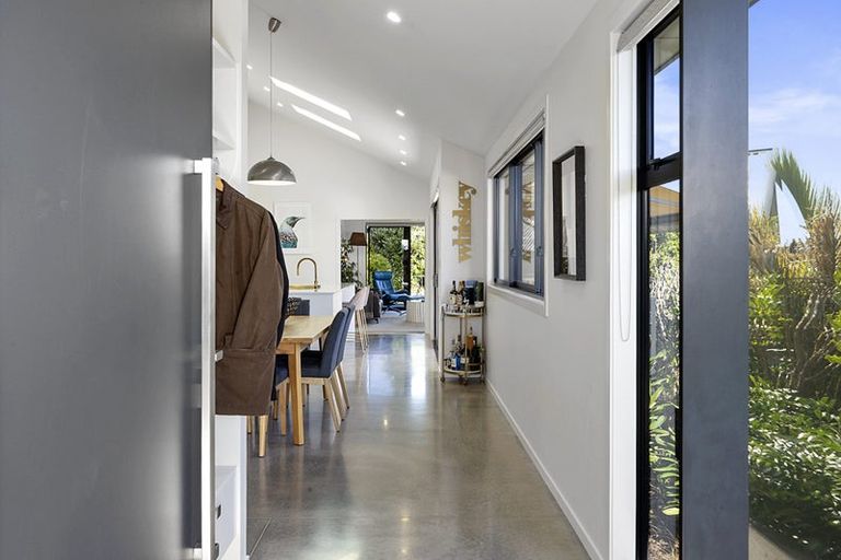 Photo of property in 2/31 Links Drive, Waiwhakaiho, New Plymouth, 4312