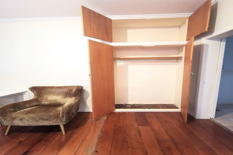 Photo of property in 1/17 Clifton Terrace, Kelburn, Wellington, 6012