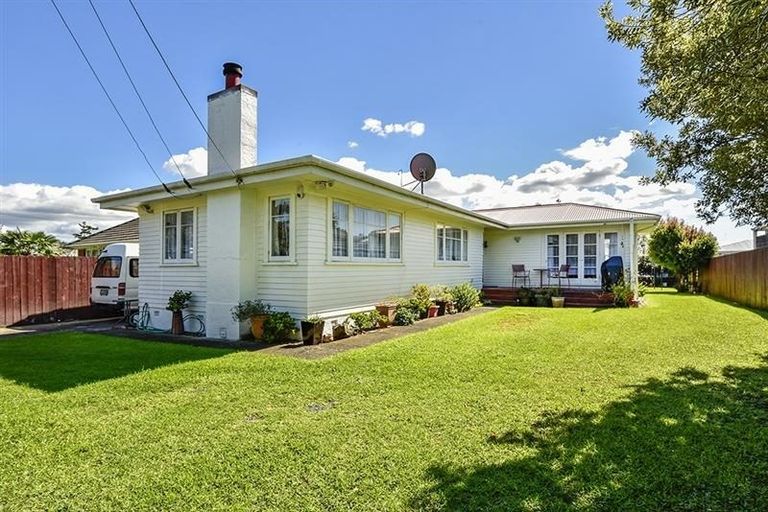 Photo of property in 54 Mcintyre Road, Mangere Bridge, Auckland, 2022
