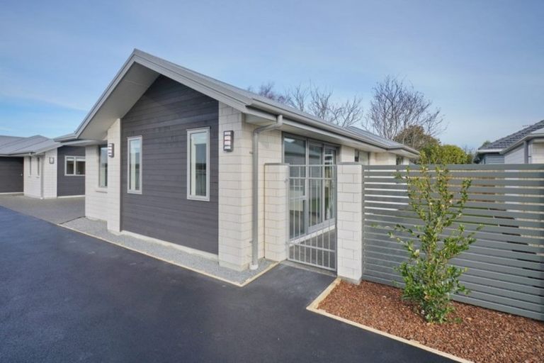 Photo of property in 250b Grahams Road, Bishopdale, Christchurch, 8053