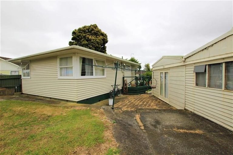 Photo of property in 11 Brentford Place, Manurewa, Auckland, 2102