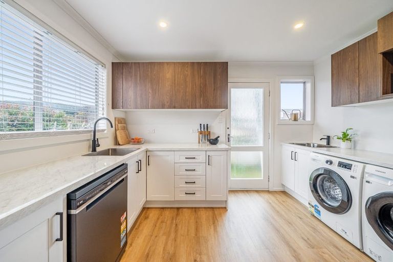 Photo of property in 1/3 Omaha Grove, Totara Park, Upper Hutt, 5018