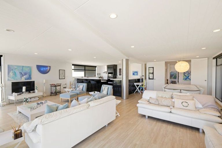 Photo of property in 112 Pohutukawa Crescent, Whangamata, 3620