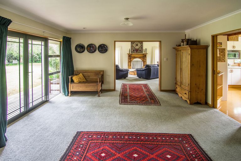 Photo of property in 94 Kahikatea Road, Te Ore Ore, Masterton, 5886
