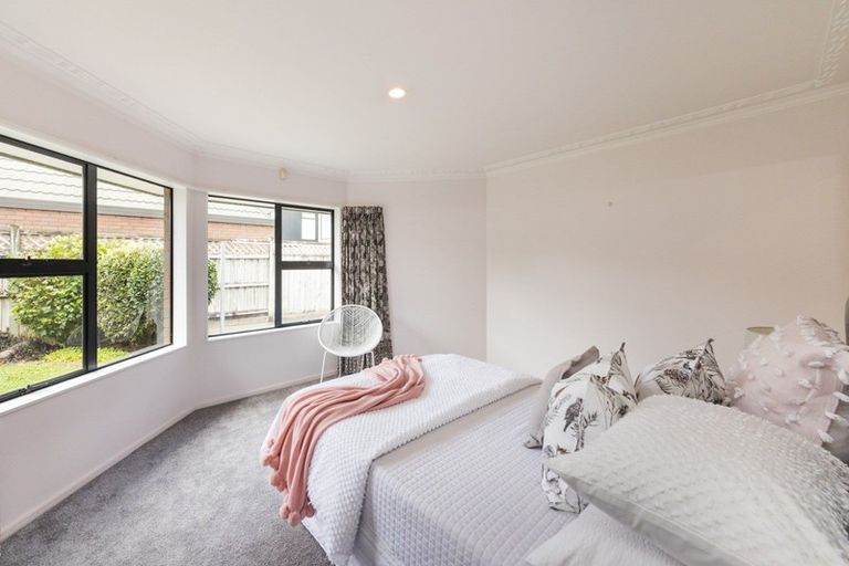 Photo of property in 15a Phoenix Avenue, Hokowhitu, Palmerston North, 4410